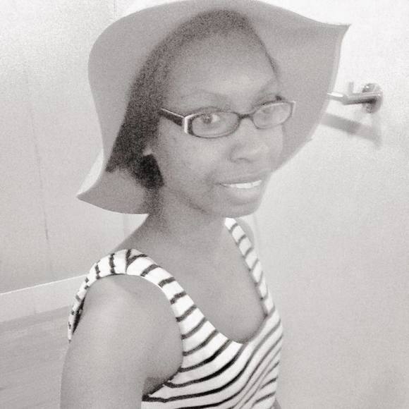 Meet your Posher, Amber - Picture 1 of 1